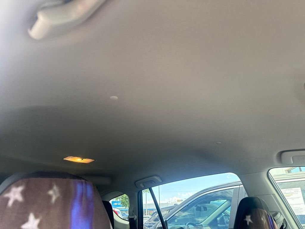 Used 2017  Toyota LE image 19