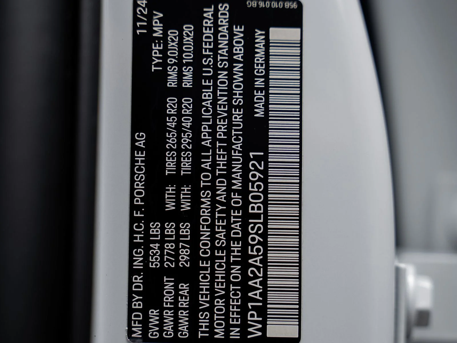 Used 2025 White Porsche Base image 68