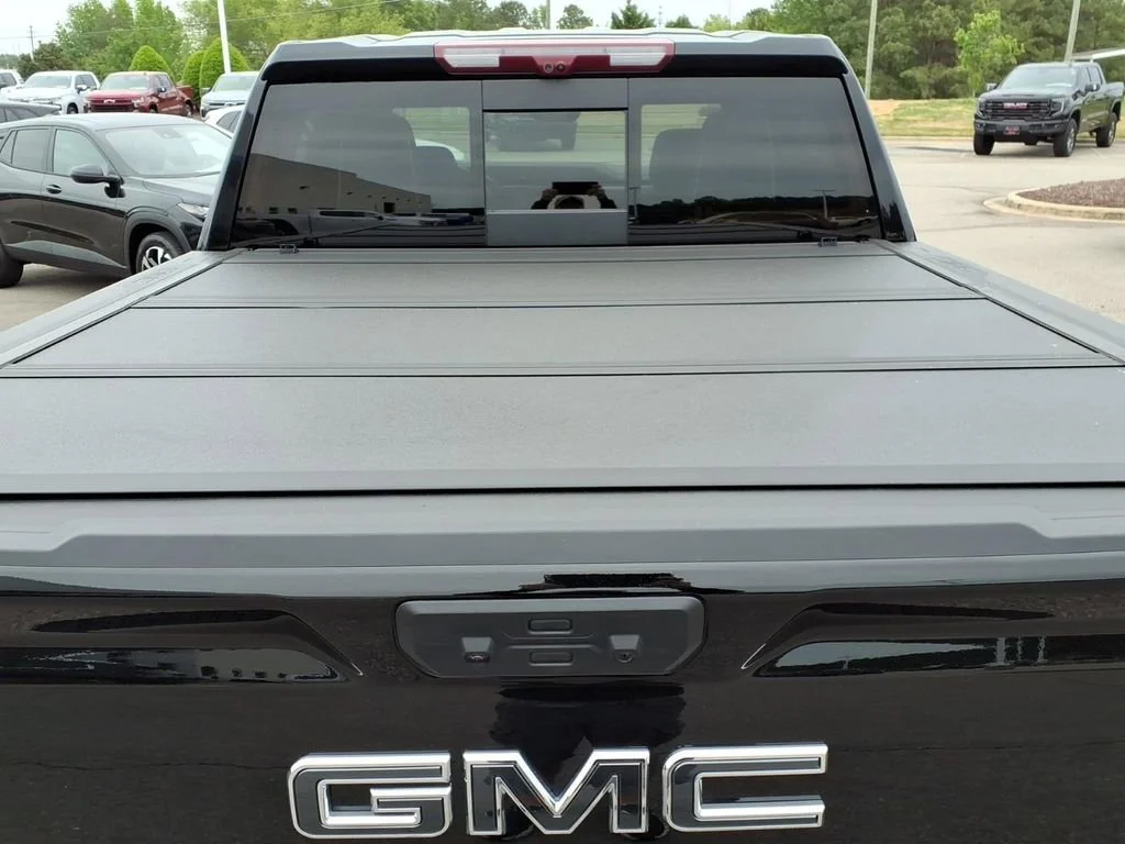 Used 2025 Onyx Black GMC Denali Ultimate image 7