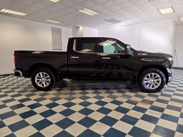 Used 2019 BLACK Chevrolet LTZ image 7