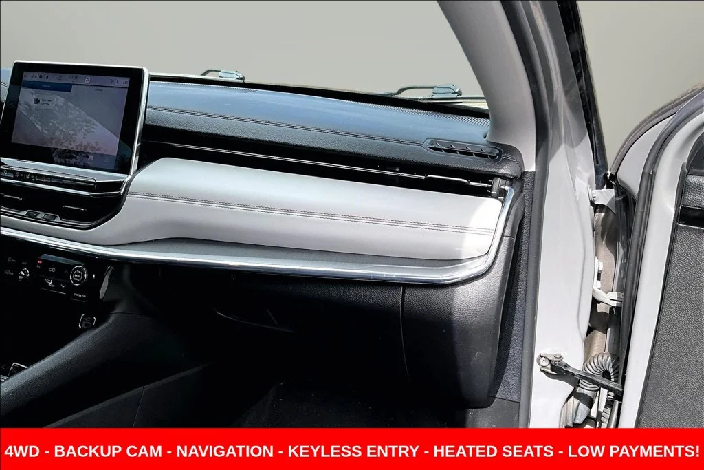 Used 2022 Gray Jeep Limited image 32