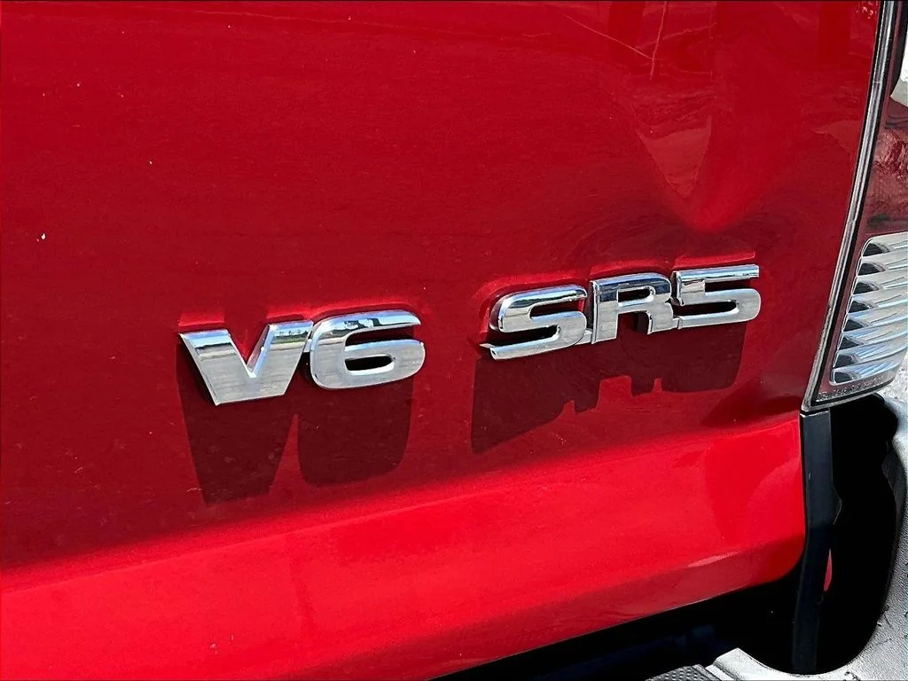 Used 2013 Red Toyota Base image 24