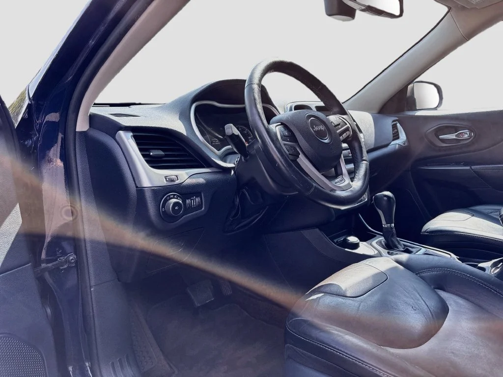 Used 2016 True Blue Jeep Limited image 9