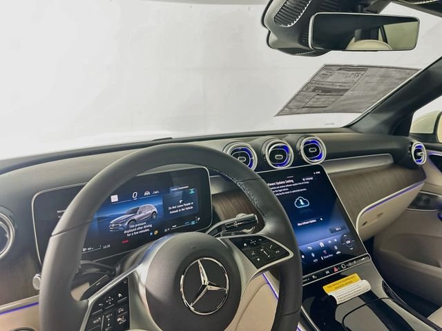 New 2027 Polar White Mercedes-Benz GLC 300 image 9