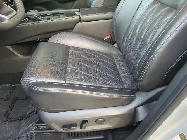 Used 2021 Silver Nissan Platinum image 21