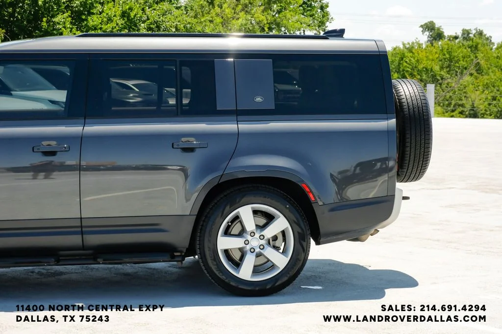 Used 2023 Carpathian Gray Premium Metallic Land Rover First Edition image 11