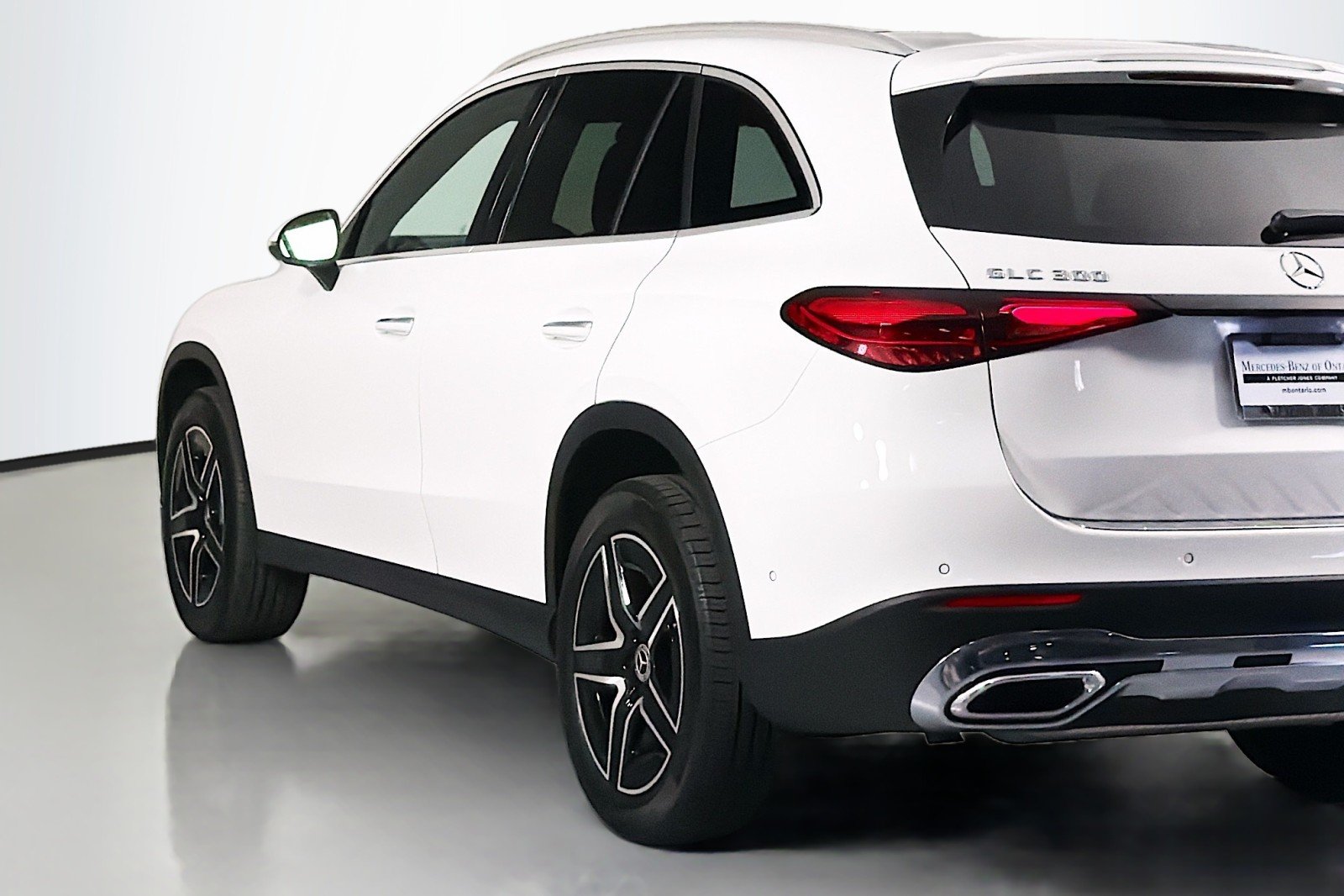 Certified Used 2026 Polar White Mercedes-Benz GLC 300 image 16