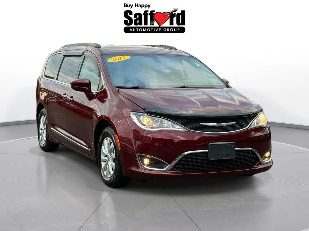 Used 2017 Red Chrysler Touring L image 9