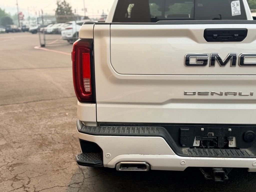 Used 2024 White GMC Denali Ultimate image 8