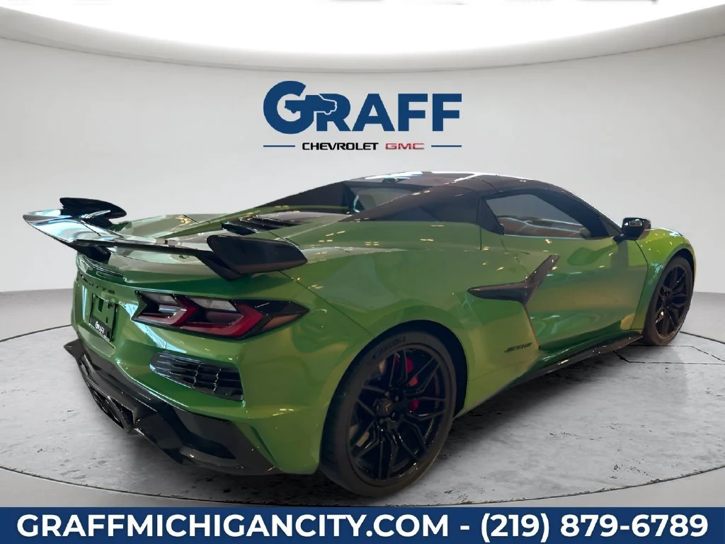 New 2027 Roswell Green Metallic Chevrolet 3LZ image 5