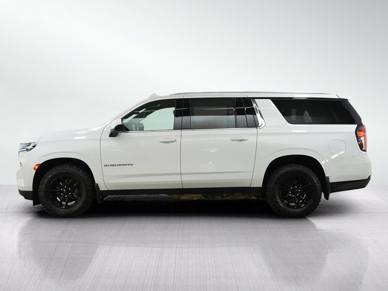Used 2023 Chevrolet Suburban LS with VIN 1GNSKBKD0PR451330 for sale in White Bear Lake, Minnesota