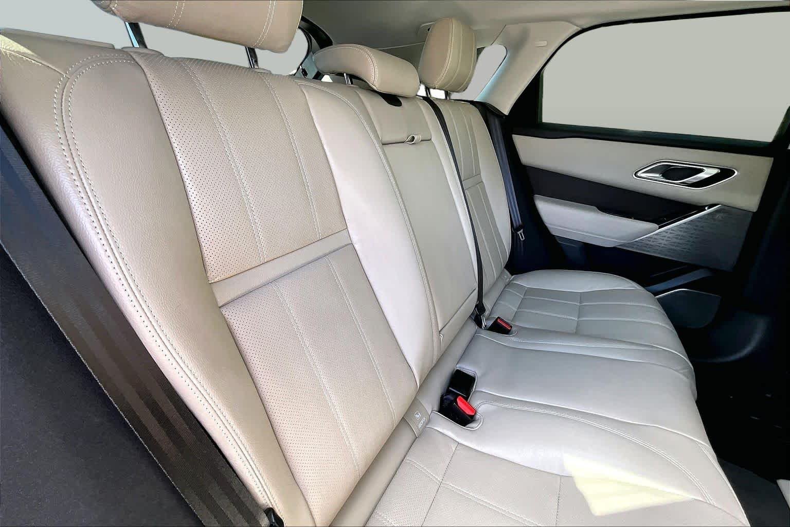 Used 2018 Santorini Black Land Rover S image 20