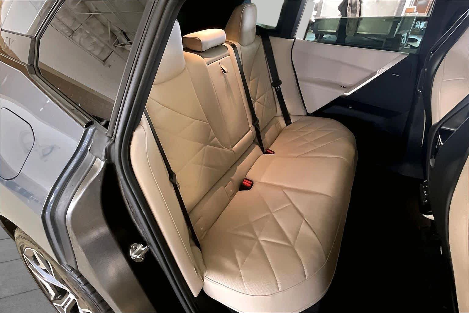 Used 2024 Storm Bay Metallic BMW xDrive50 image 17