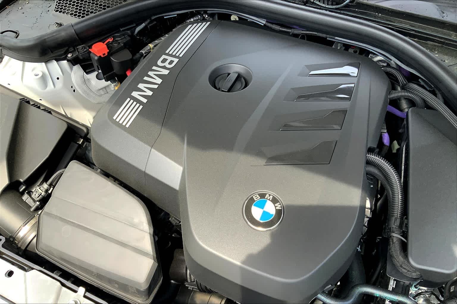 2025 BMW 3 Series 330i - Photo 17