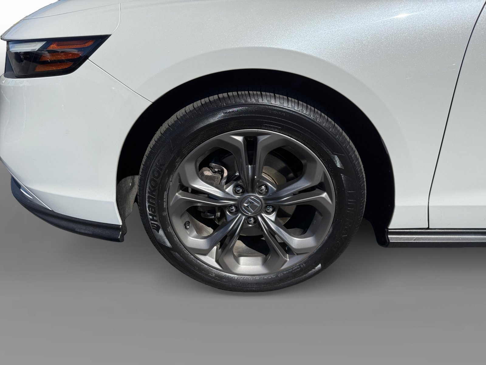 Used 2023 Platinum White Pearl Honda EX image 9