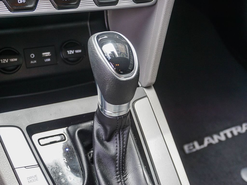 Used 2020 Gray Hyundai SEL image 23