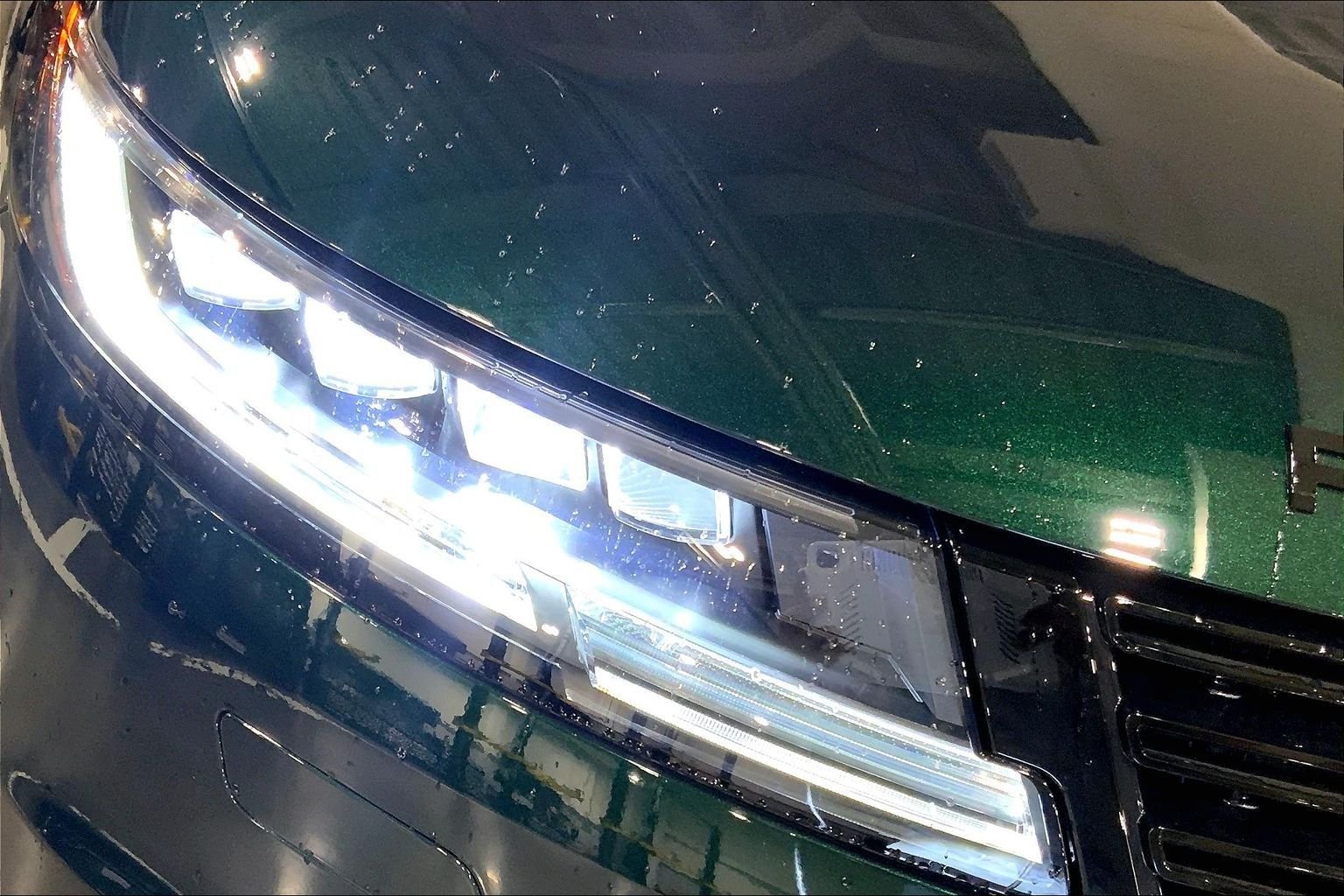 New 2027 British Racing Green Land Rover  Dynamic SE P530 image 13