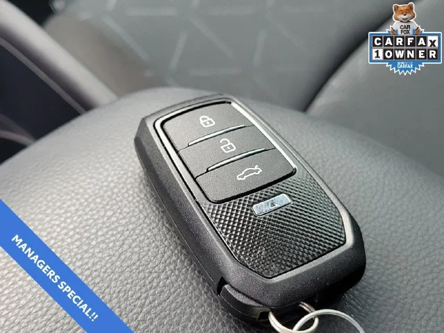2025 Toyota RAV4 XLE - Photo 34