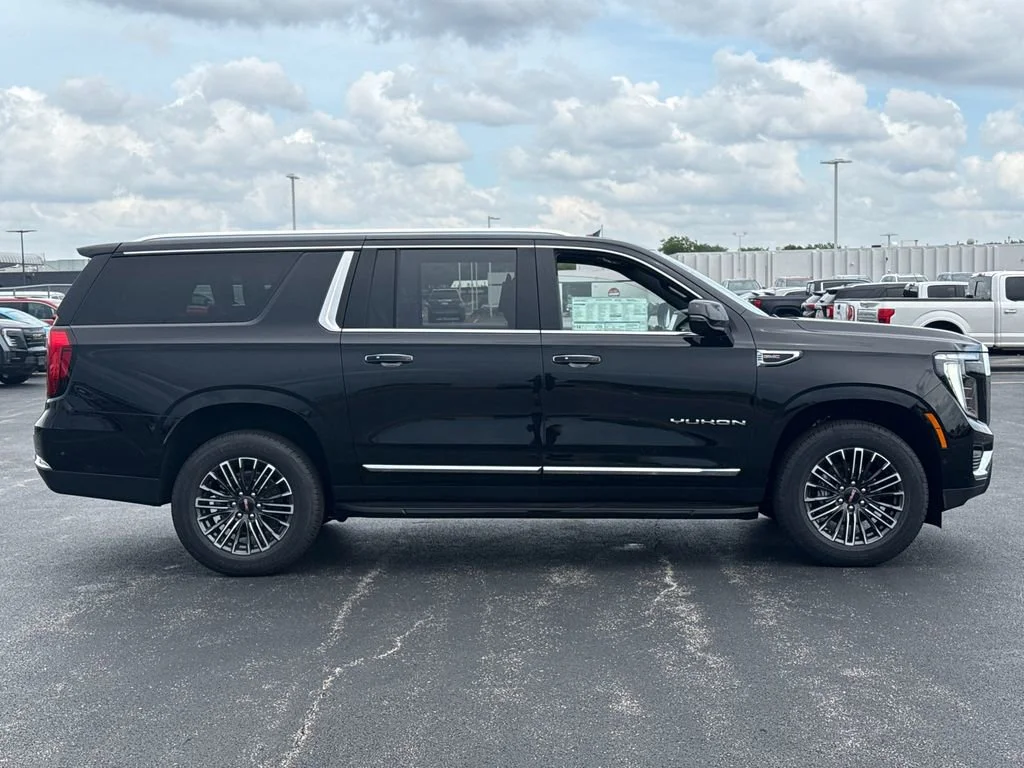 New 2026 Onyx Black GMC Elevation image 7