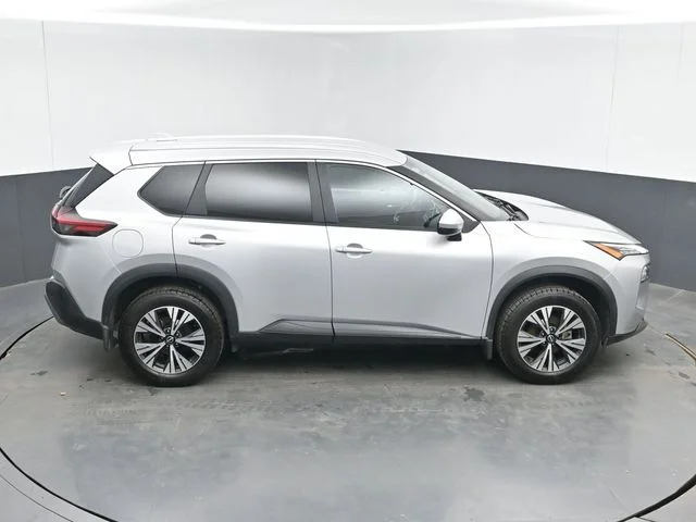 Used 2022 Silver Nissan SV image 37