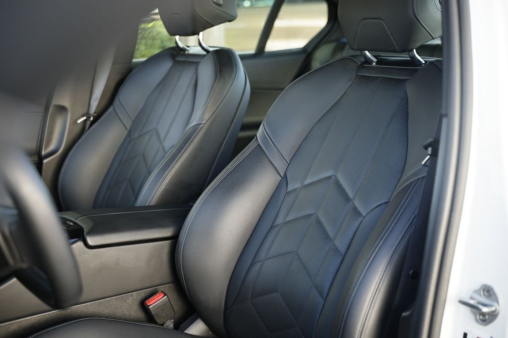 2025 BMW 5 Series 530i - Photo 22