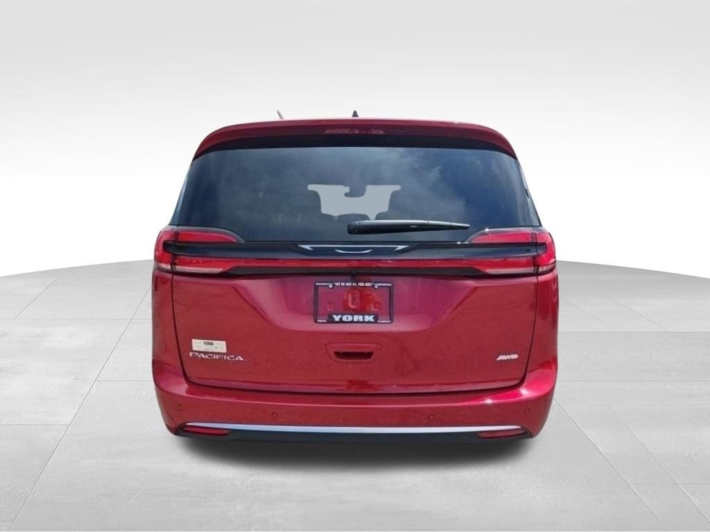 New 2027 Red Hot Pearl-Coat Exterior Paint Chrysler Select image 4