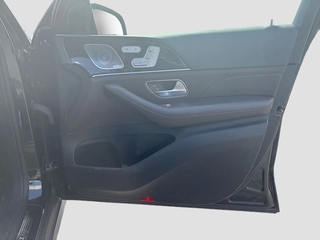 Used 2022 Black Mercedes-Benz GLS 450 image 25