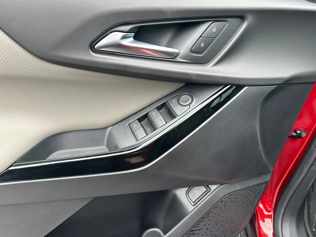 2027 Chevrolet Equinox LT - Photo 15