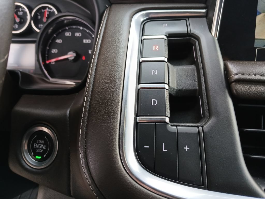 2021 Chevrolet Suburban Z71 - Photo 16