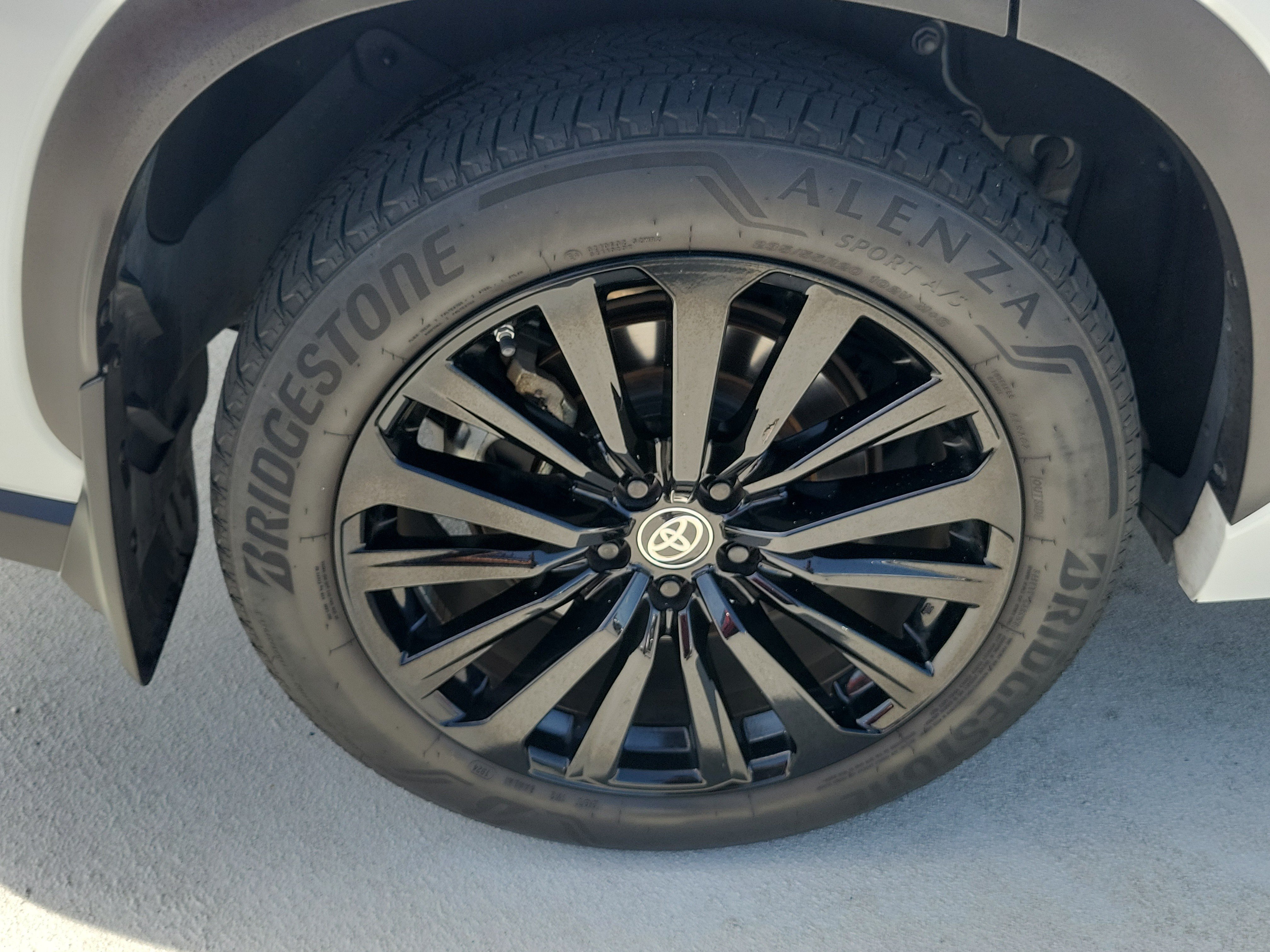 Certified Used 2024 Pearl Toyota LE image 7