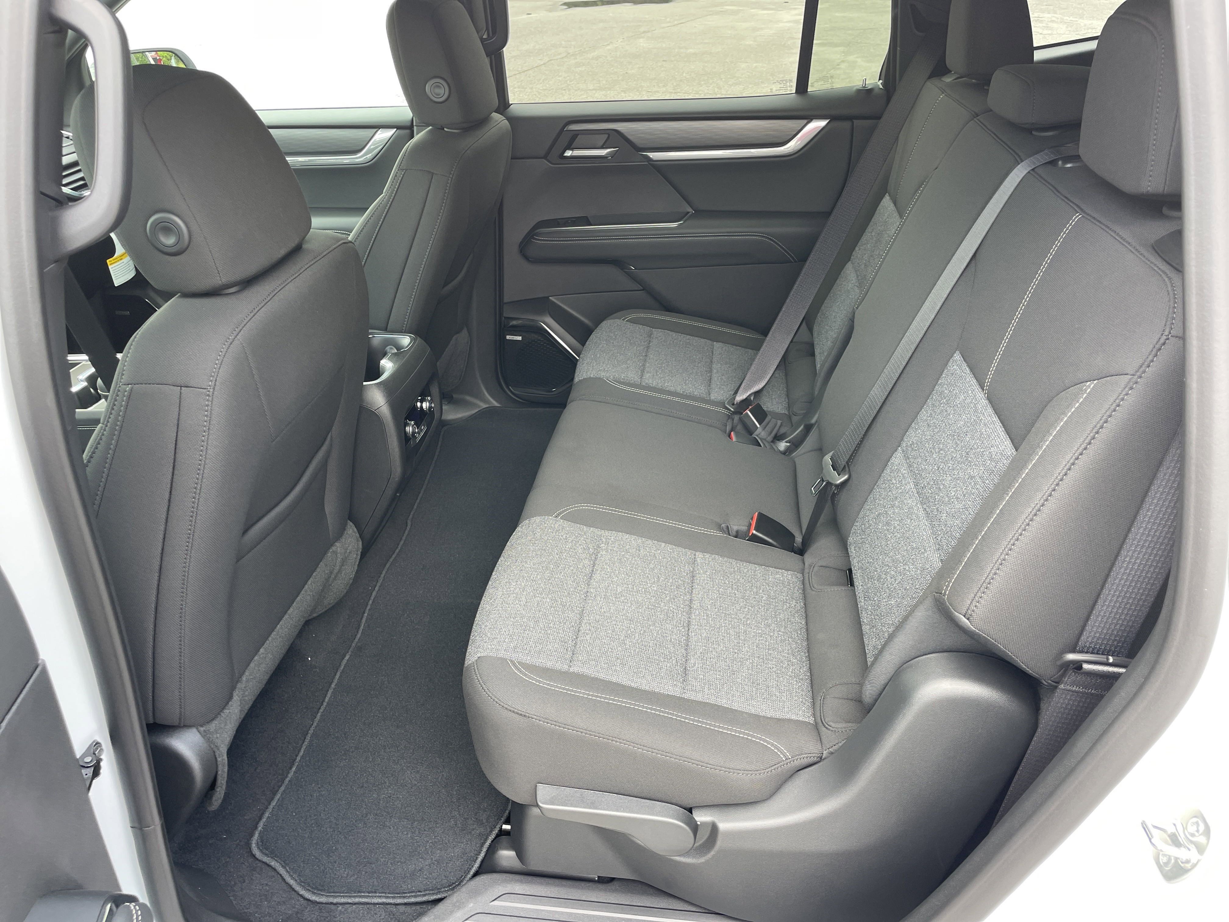 2025 GMC Acadia Elevation - Photo 14