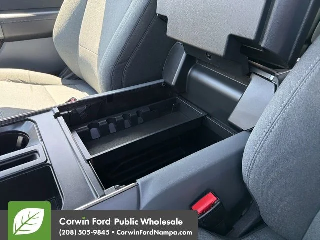 Used 2022 Silver Ford XLT image 23