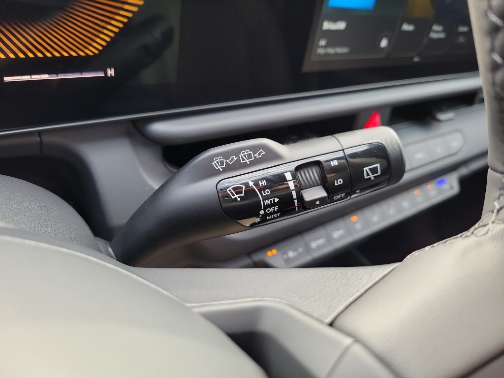 New 2027 Frost Blue / Black Roof Kia X-Line S image 28