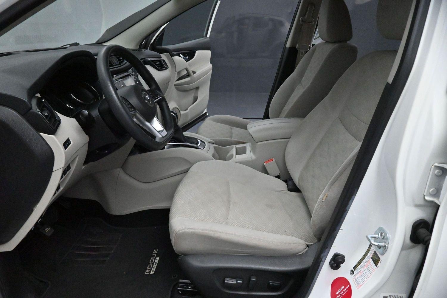 Used 2017 Glacier White Nissan SV image 13