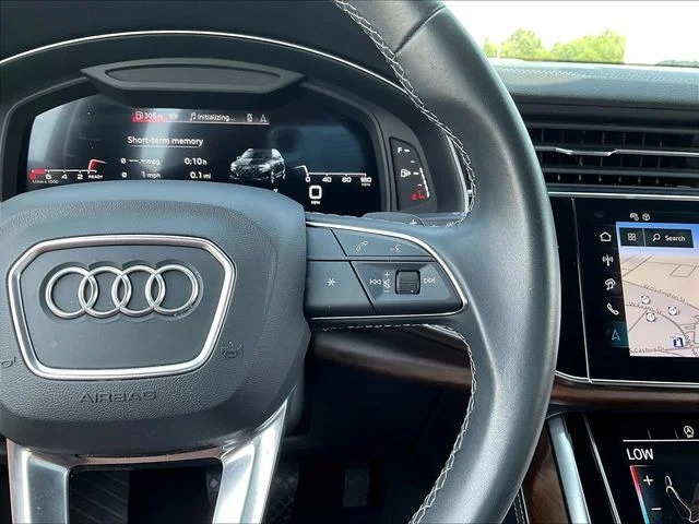 Used 2025  Audi 55 Premium image 14