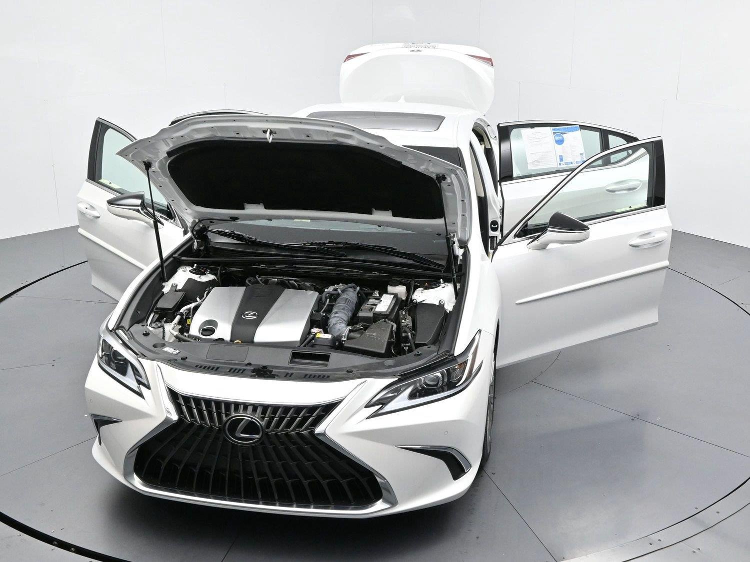 Used 2022 Eminent White Pearl Lexus ES 350 Ultra Luxury image 45