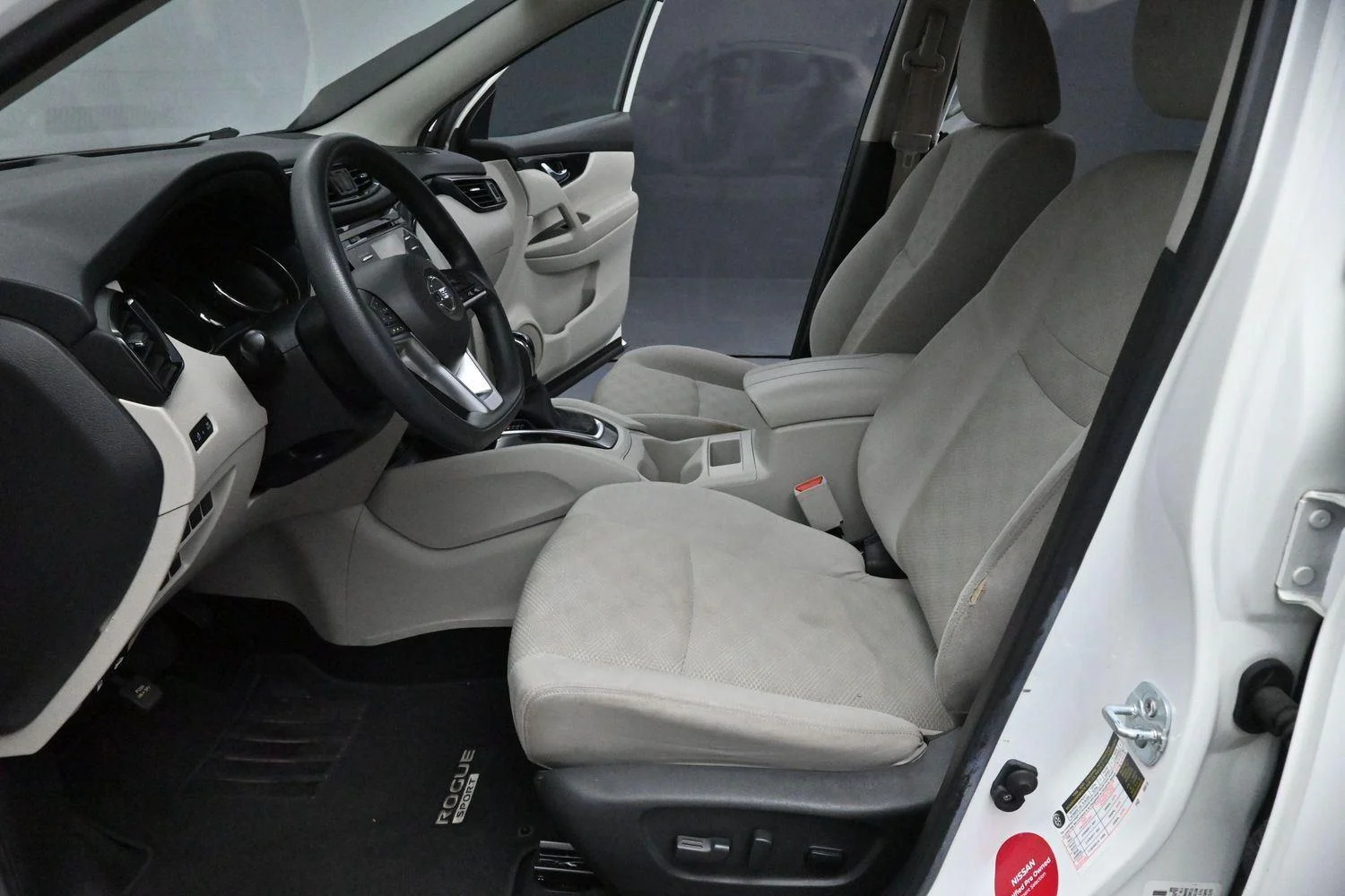 Used 2017 Glacier White Nissan SV image 13