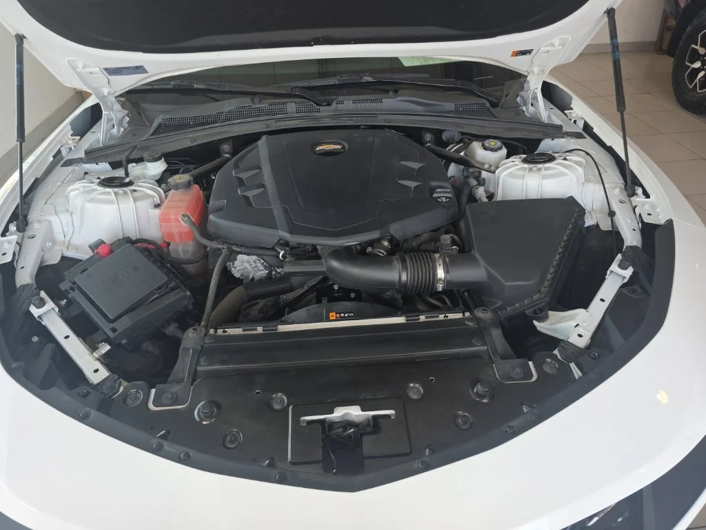Certified Used 2022 White Chevrolet 2LT image 27