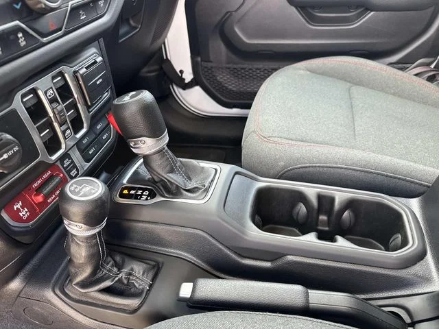 Used 2025 White Jeep Rubicon image 38