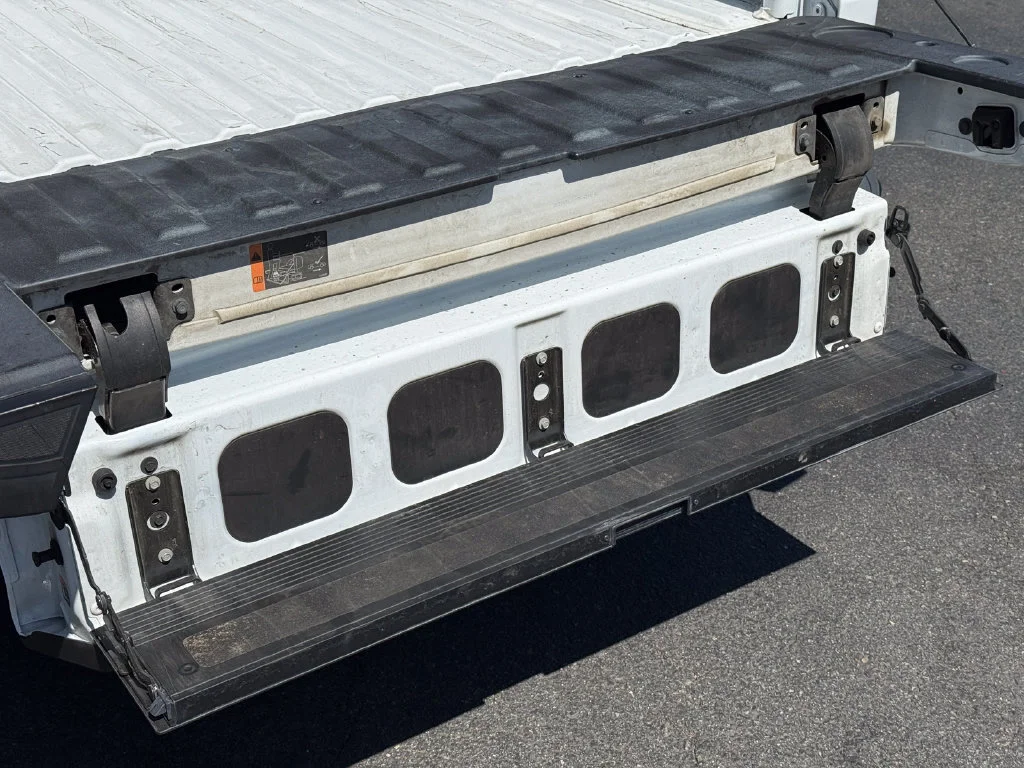 Used 2023 SUMMIT WHITE GMC Elevation image 12