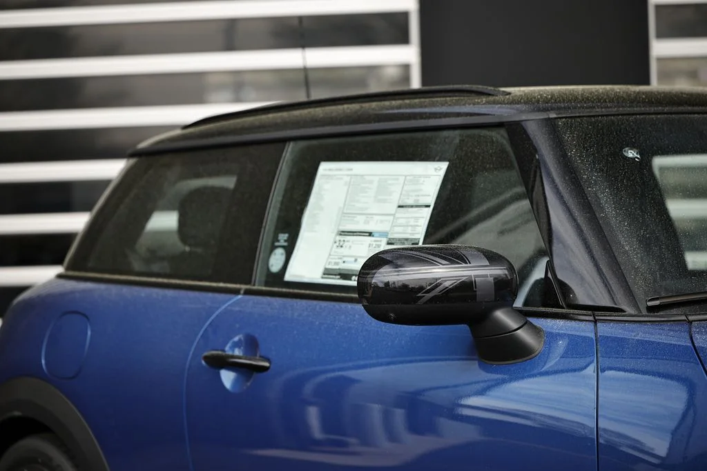New 2026 Blue Metallic MINI Iconic image 2