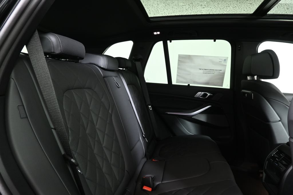 New 2026 Black Sapphire Metallic BMW xDrive40i image 35