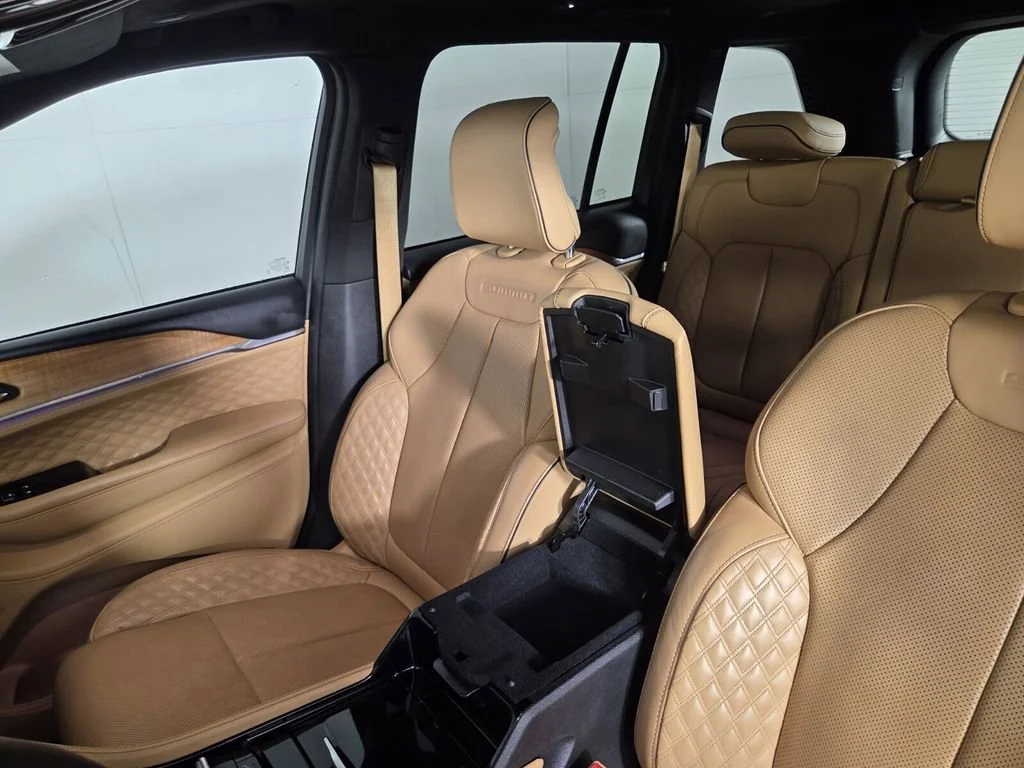 Used 2024 Diamond Black Crystal Pearlcoat Jeep Summit Reserve image 23