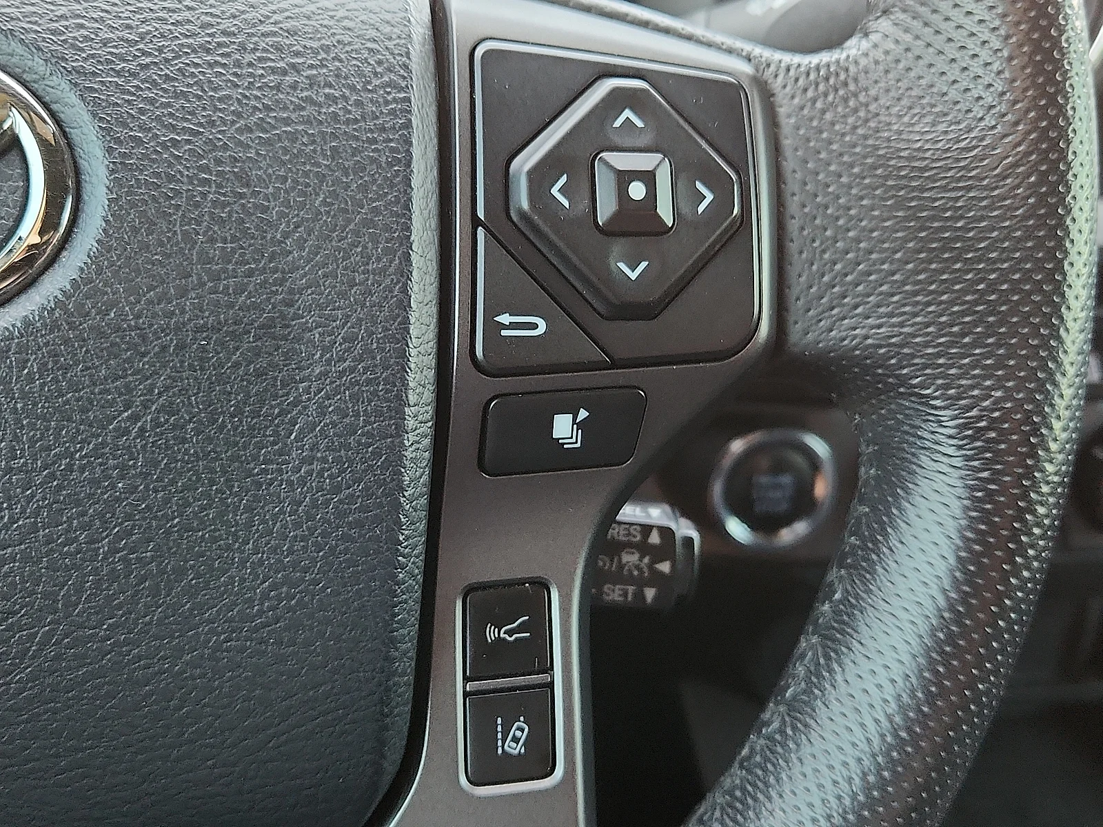 Used 2020 Super White Toyota TRD Off-Road image 17