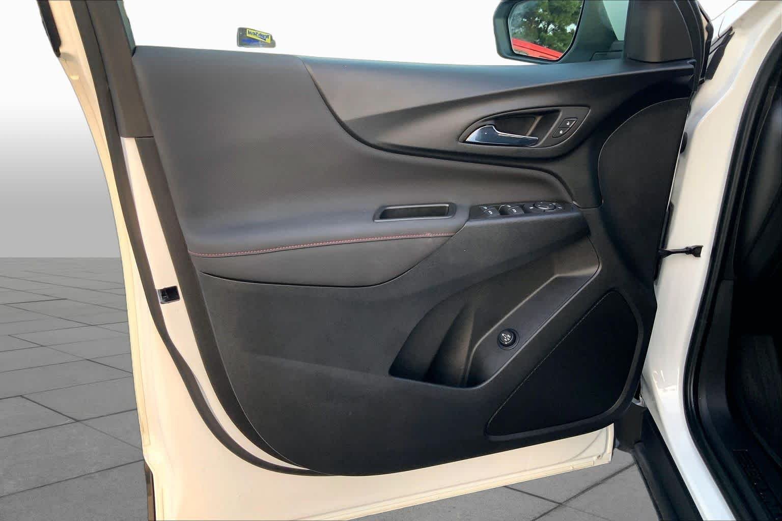 Used 2022 Summit White Chevrolet RS image 20