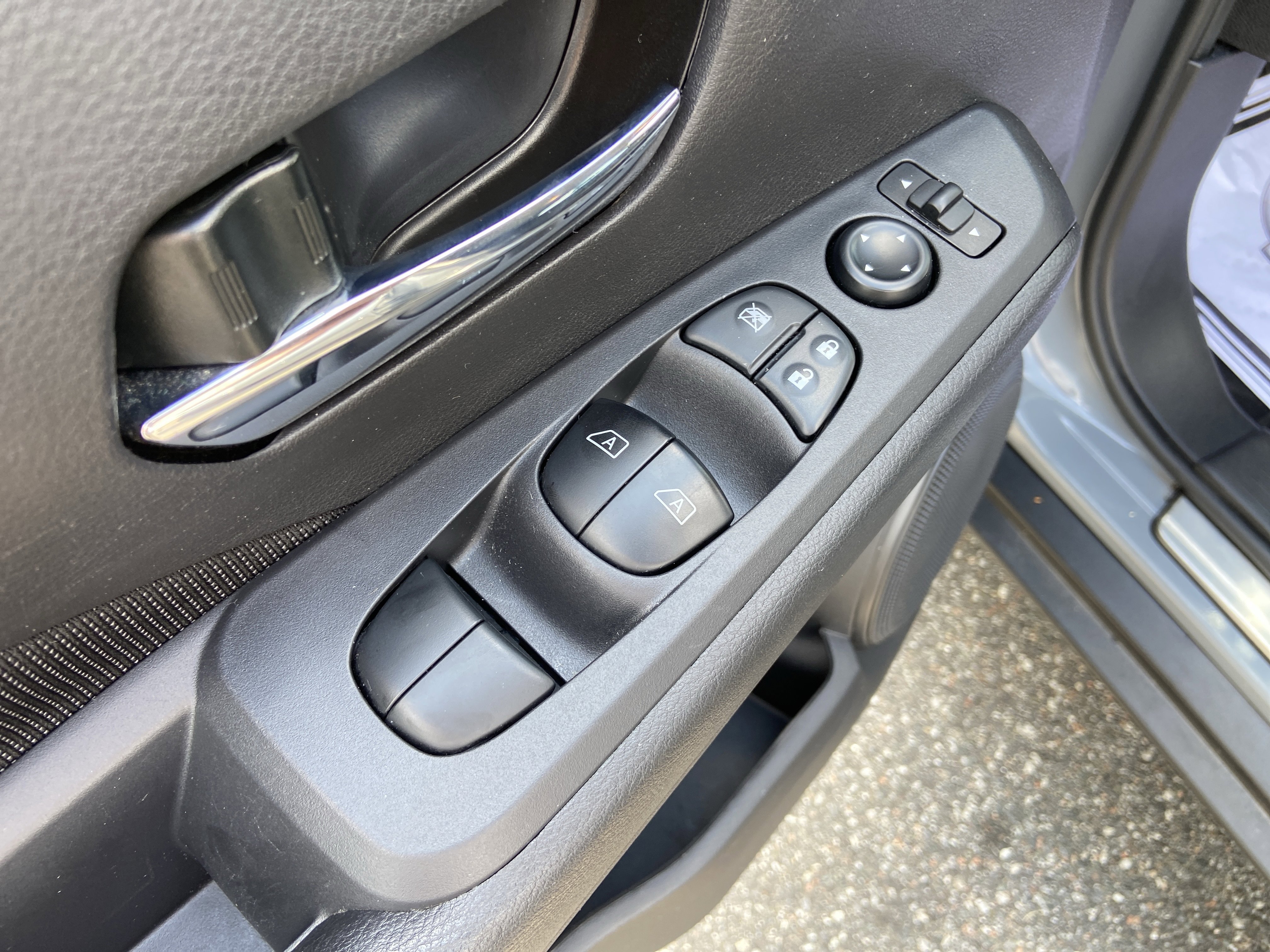 Certified Used 2024 Boulder Gray Pearl Nissan SV image 12
