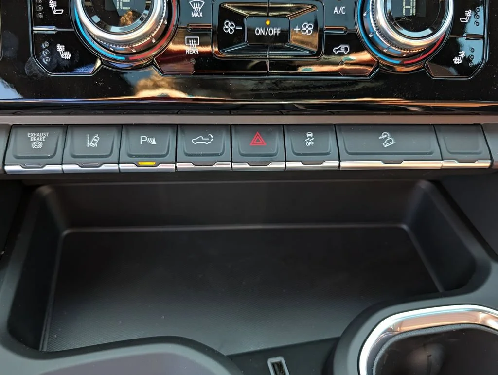 2026 GMC Sierra 3500HD Denali Ultimate - Photo 14