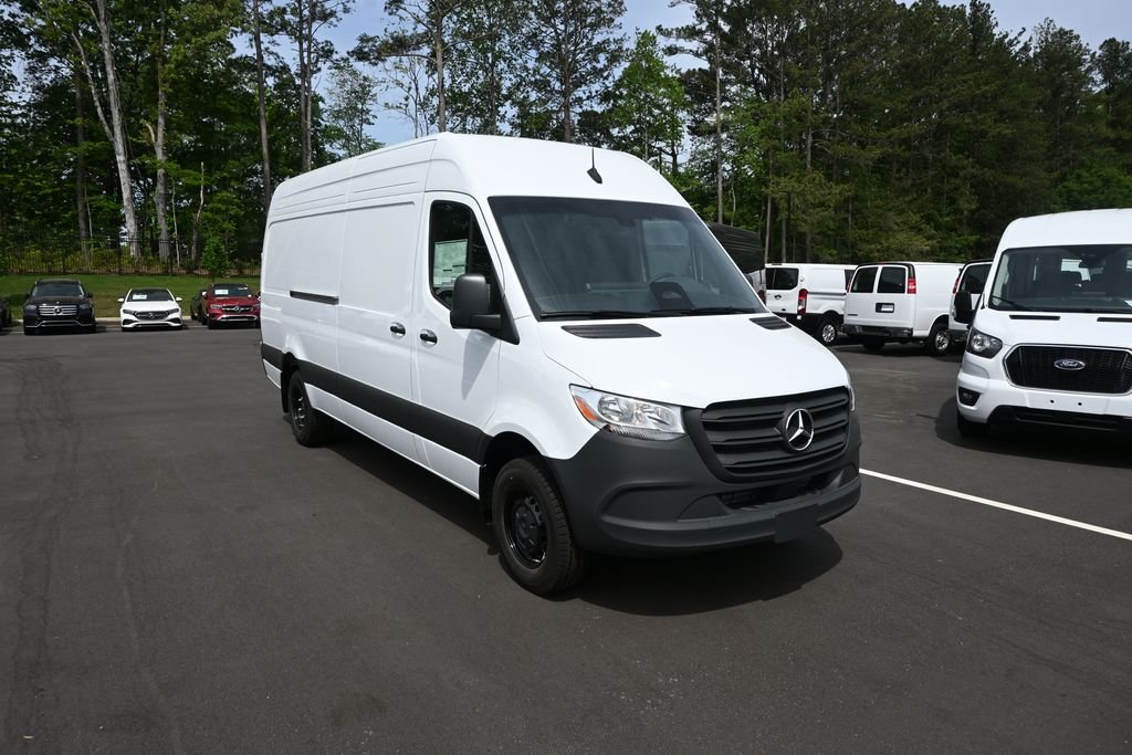 New 2026 Arctic White Mercedes-Benz Cargo 170 WB image 23
