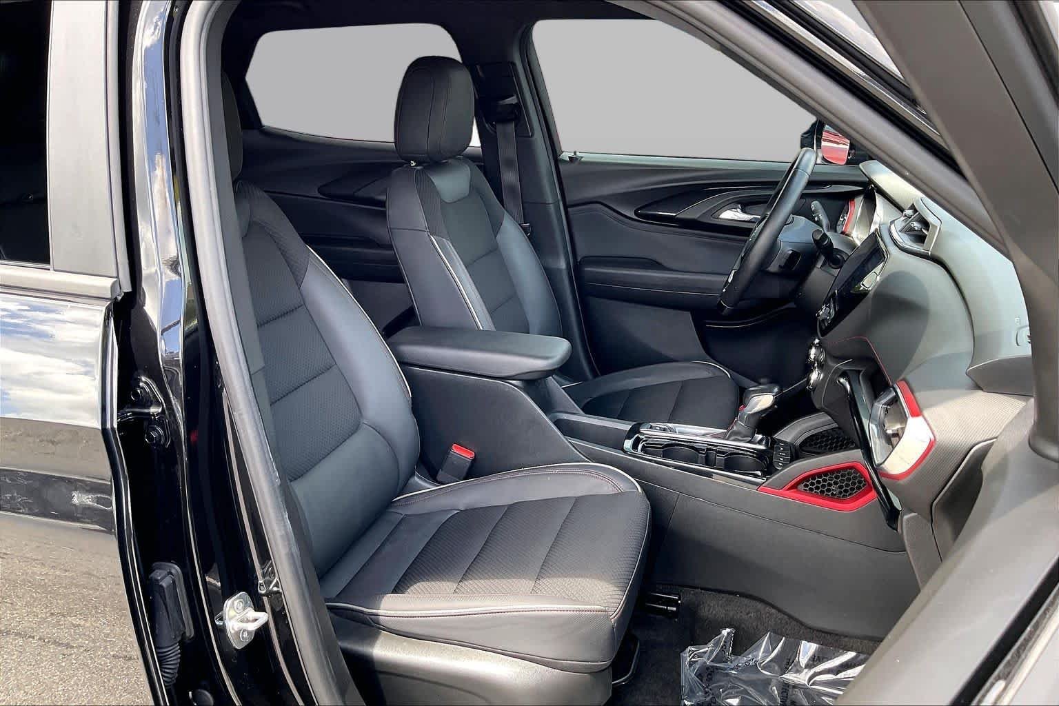 Used 2021 MOSAIC BLACK METALLIC Chevrolet RS image 8