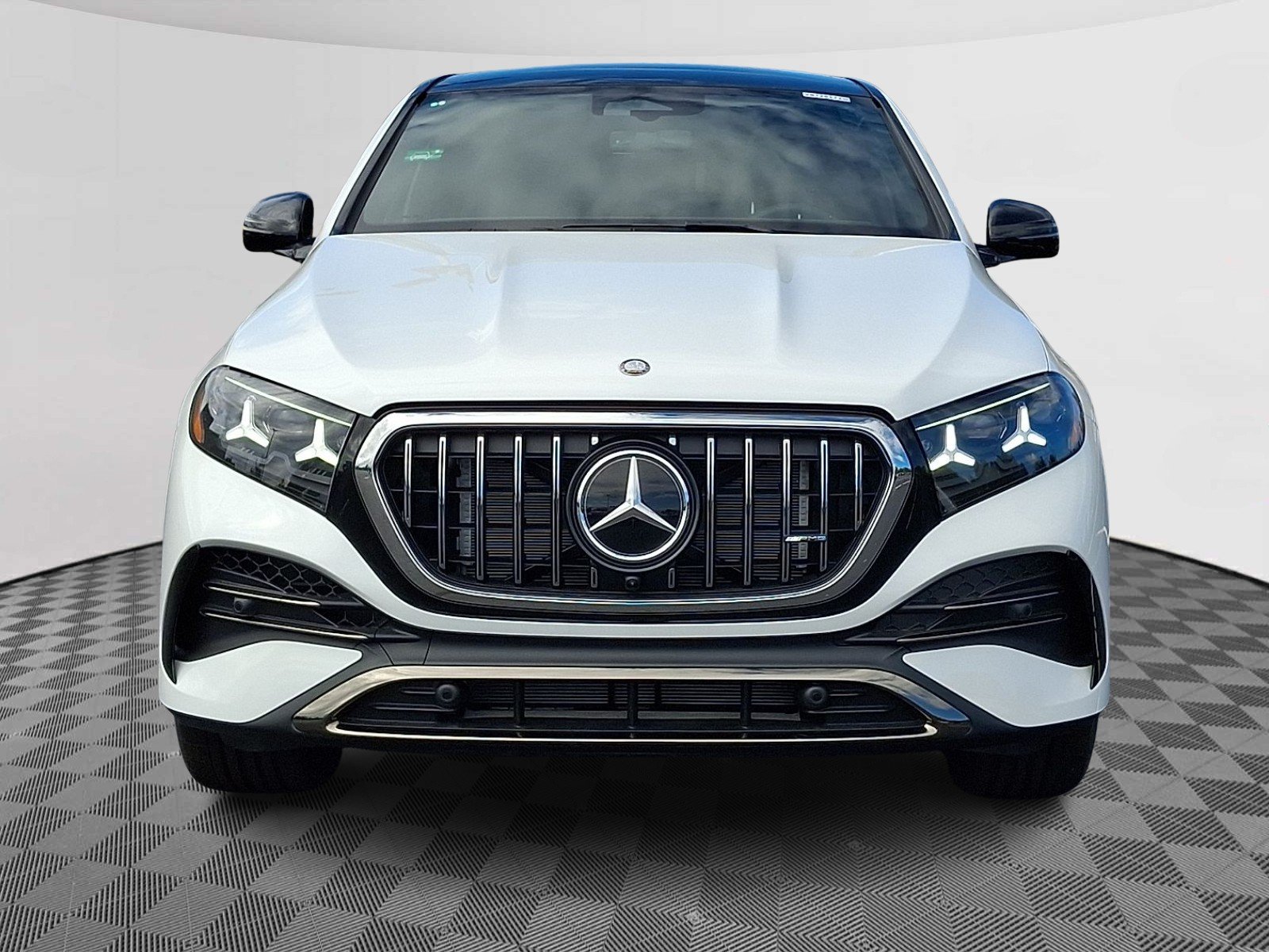 New 2027 MANUFAKTUR Moonlight White Metallic Mercedes-Benz AMG® GLE 53e 4MATIC+ Coupe image 2